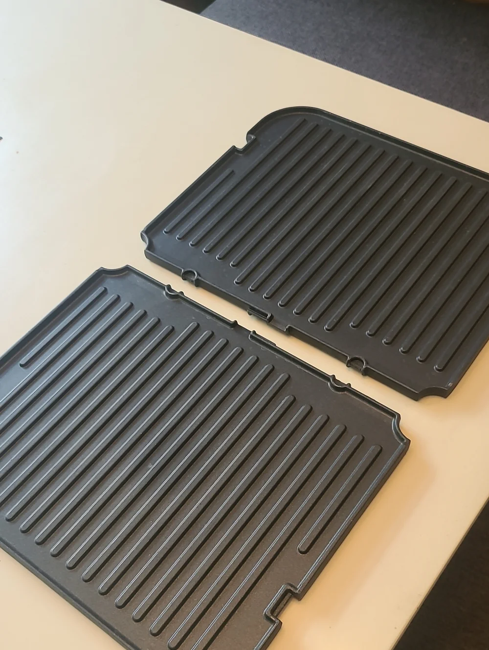 Black Reversible Grill/Griddle Plates